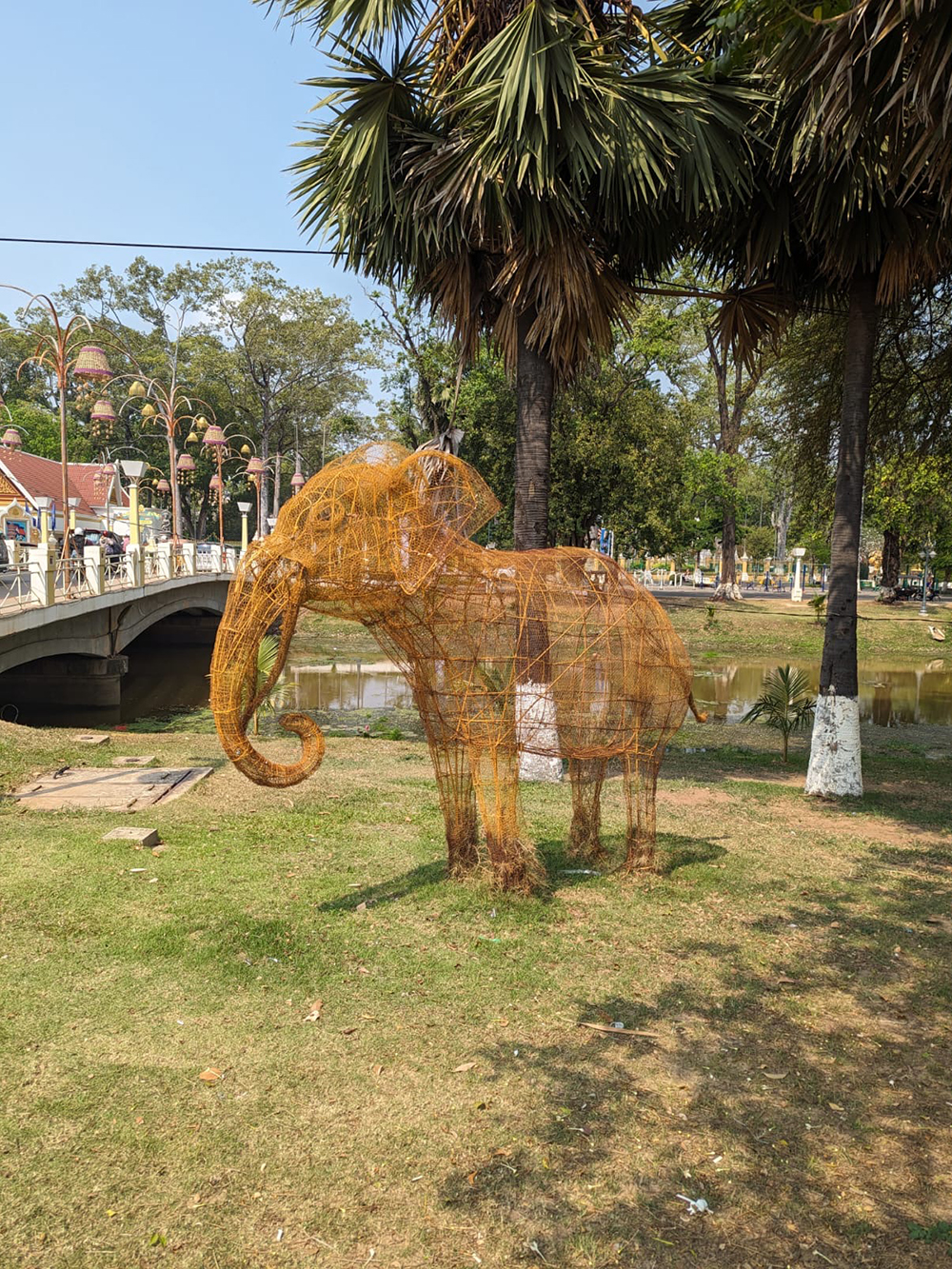resort elephant art