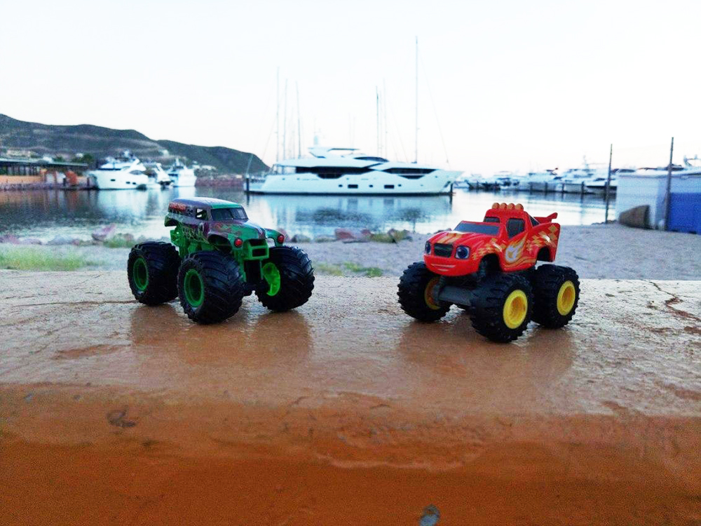 Monster Trucks
