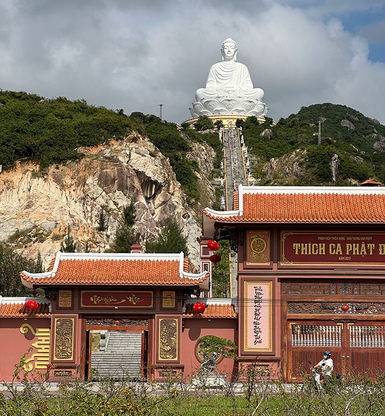 hillside Buddah