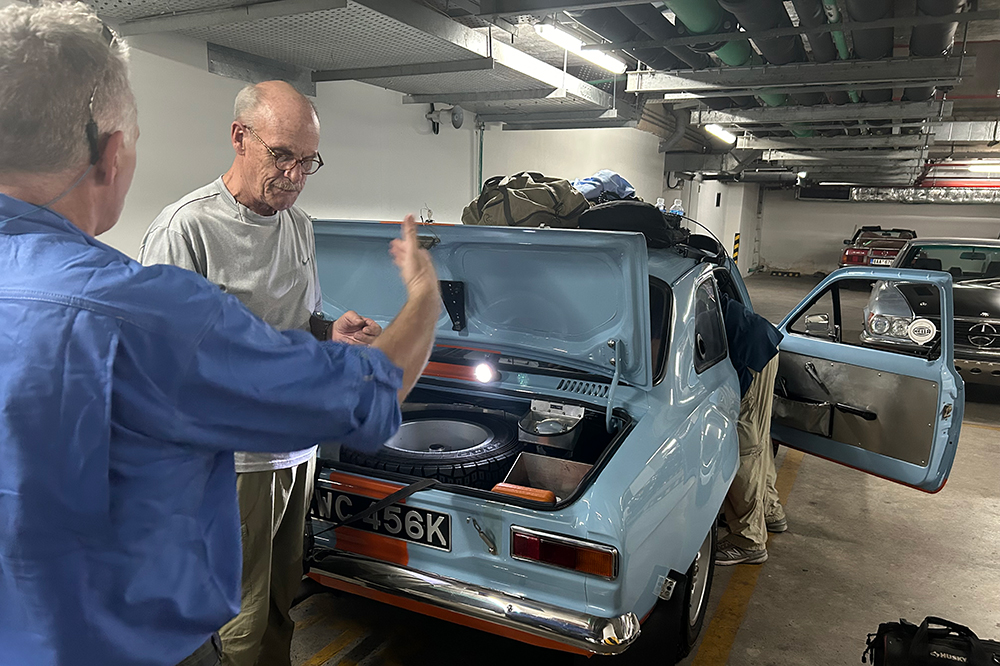 checking out the Escort