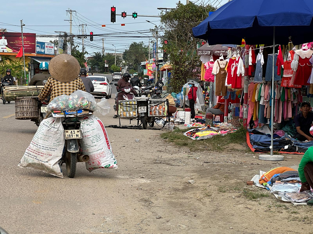 outdoor clothes market