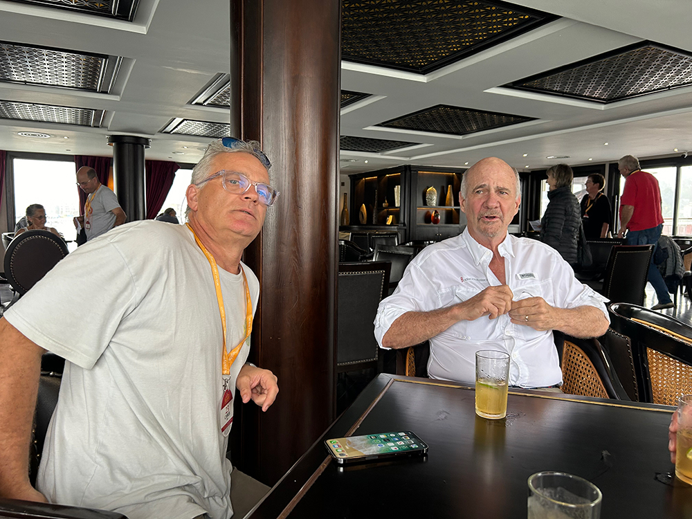 cruise ship dining