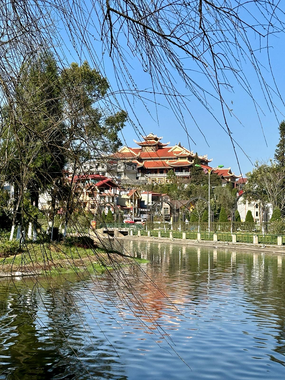 resort reflection
