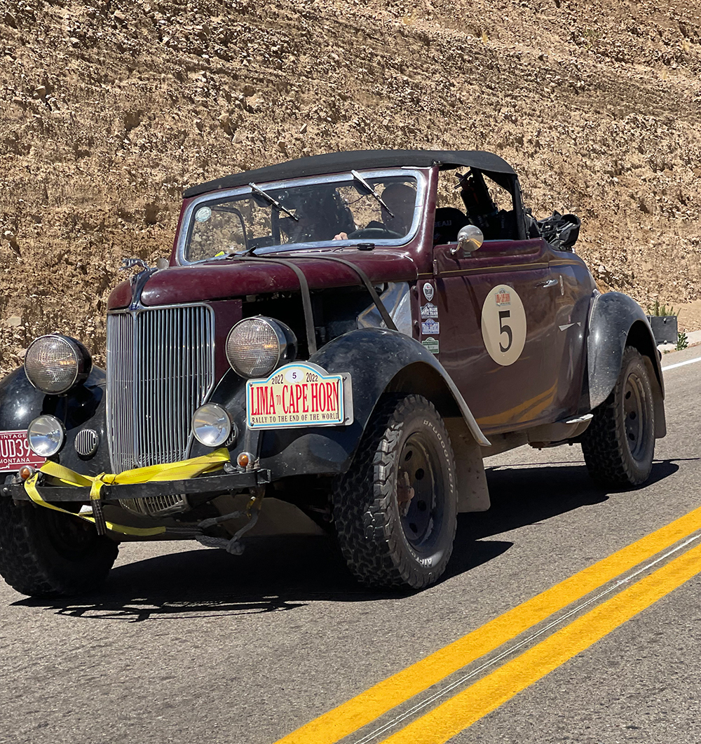 Tim and Jim in the Ford