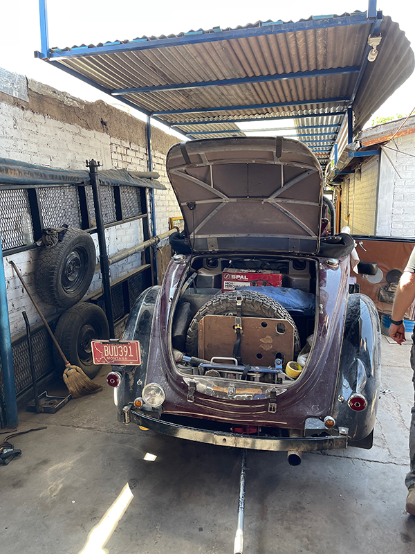 Ford Trunk